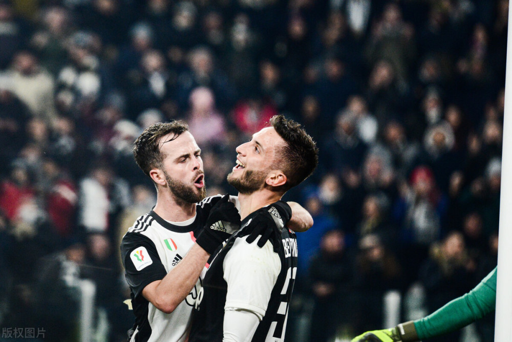 持得十分稳 持得十分稳